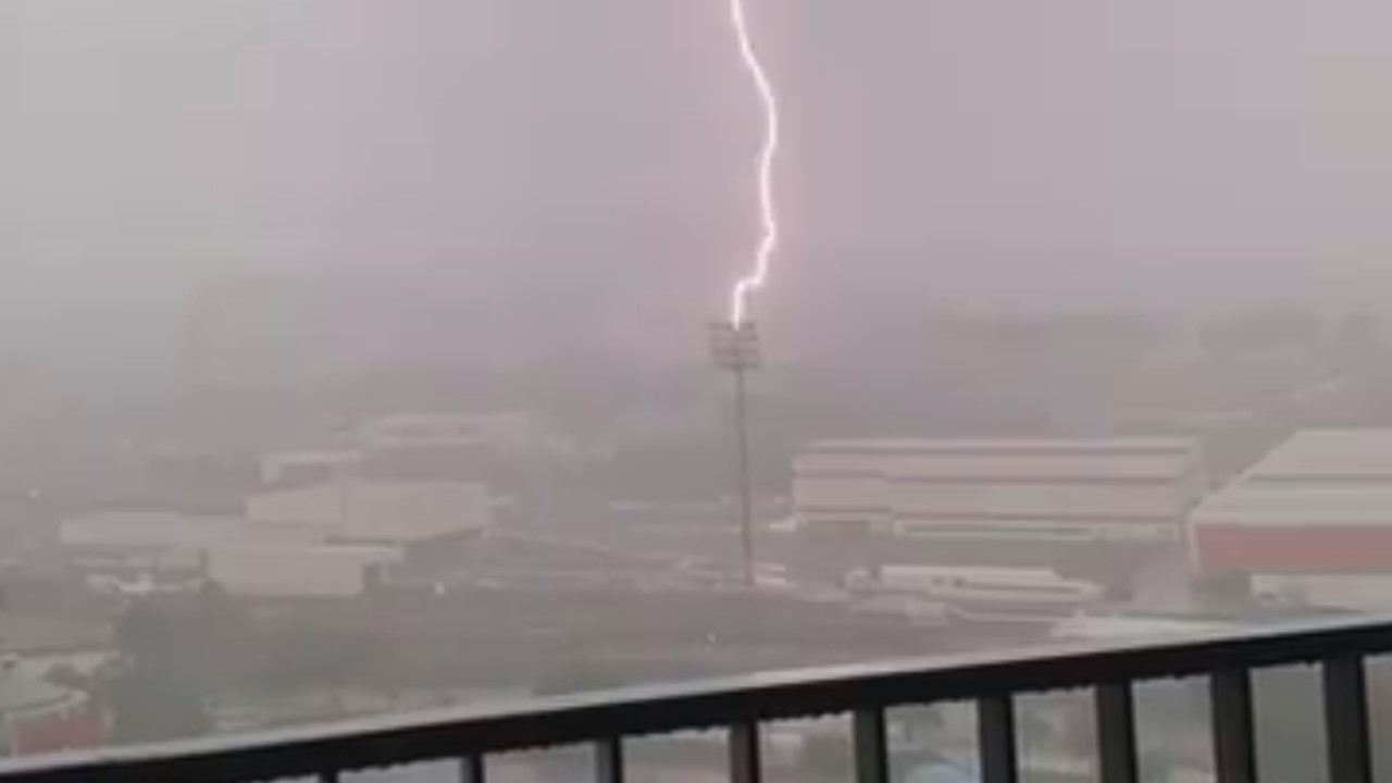 Ion formation: The colour of lightning strike | O Level Chemistry